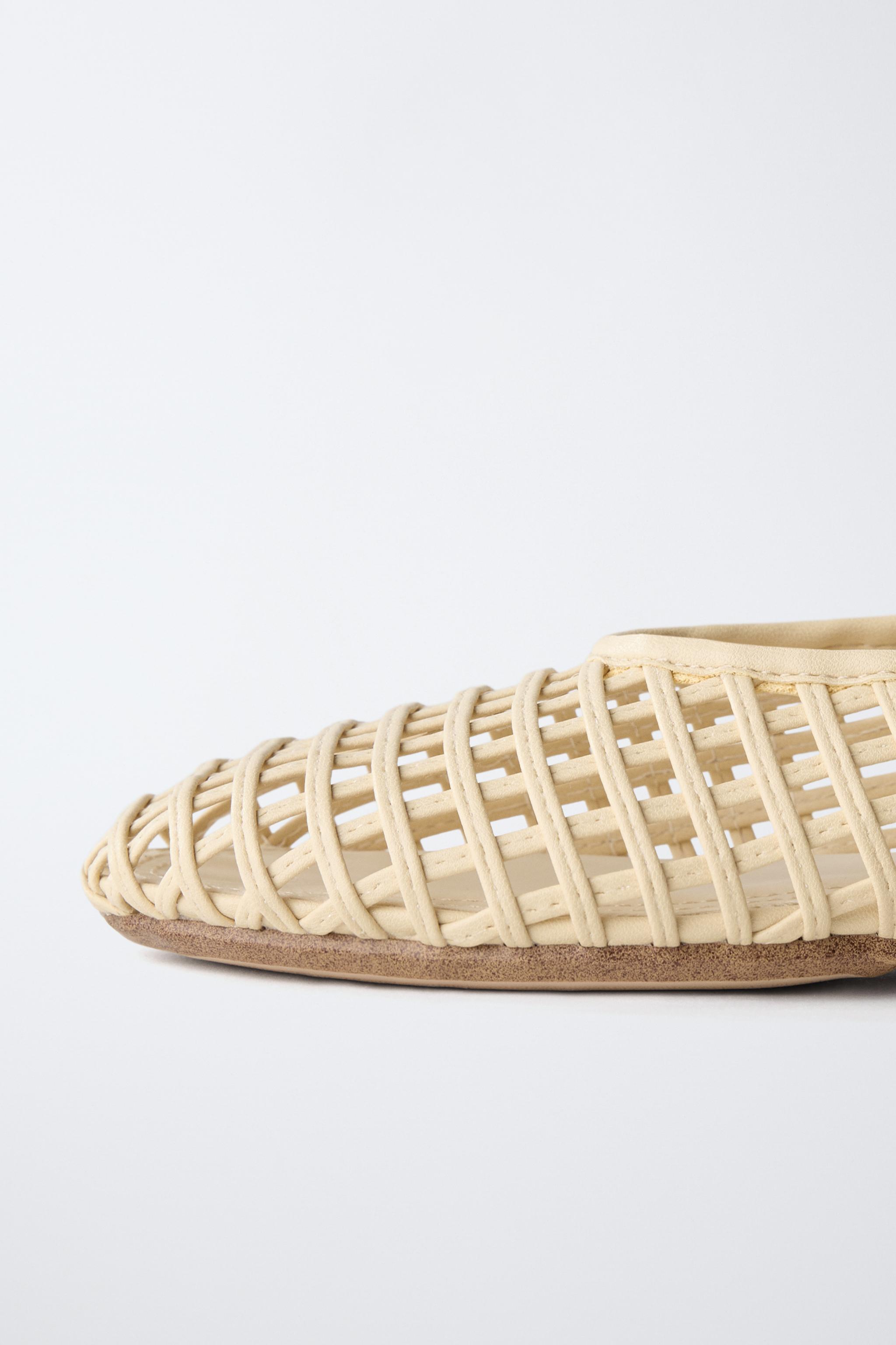 CUT-OUT BALLET FLATS